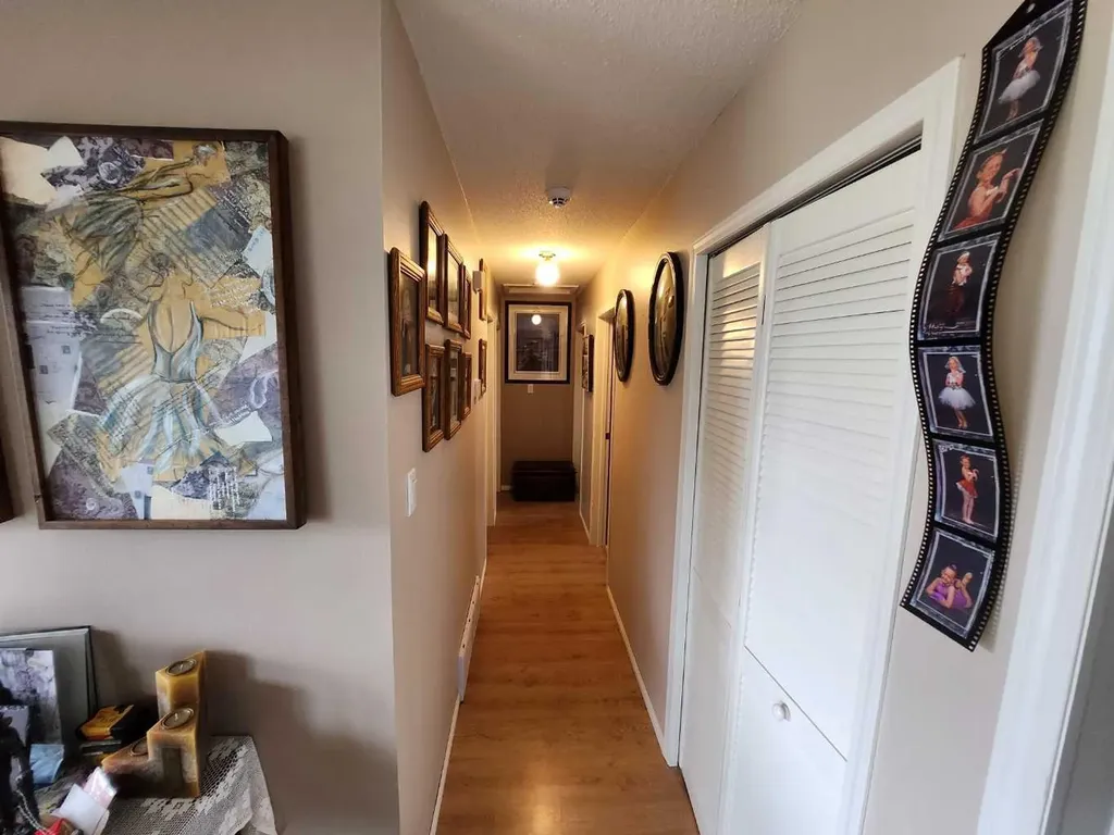 716 6 Avenue Fox Creek AB T0H 1P0