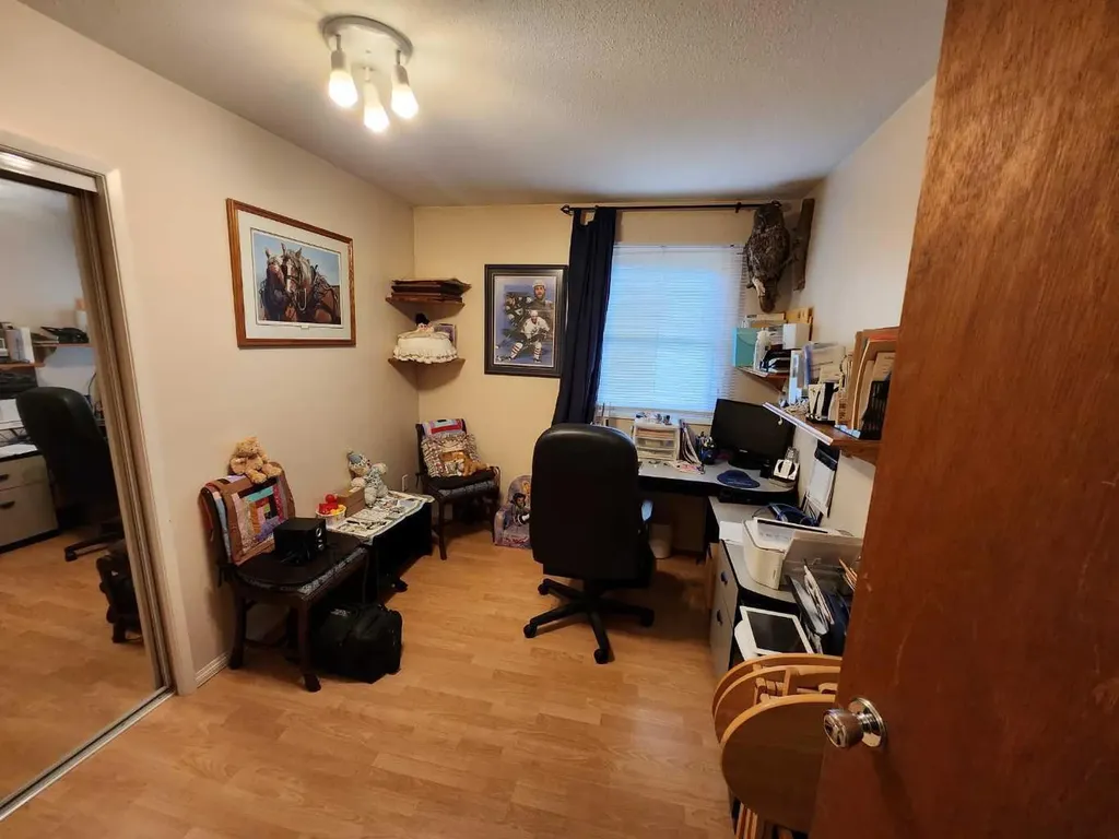716 6 Avenue Fox Creek AB T0H 1P0