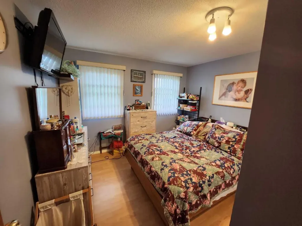 716 6 Avenue Fox Creek AB T0H 1P0