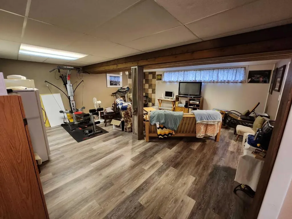 716 6 Avenue Fox Creek AB T0H 1P0
