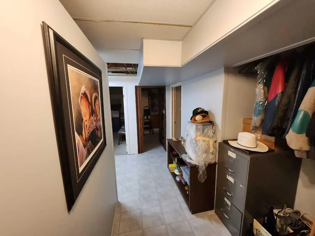 716 6 Avenue Fox Creek AB T0H 1P0
