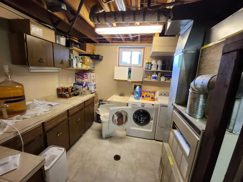 716 6 Avenue Fox Creek AB T0H 1P0