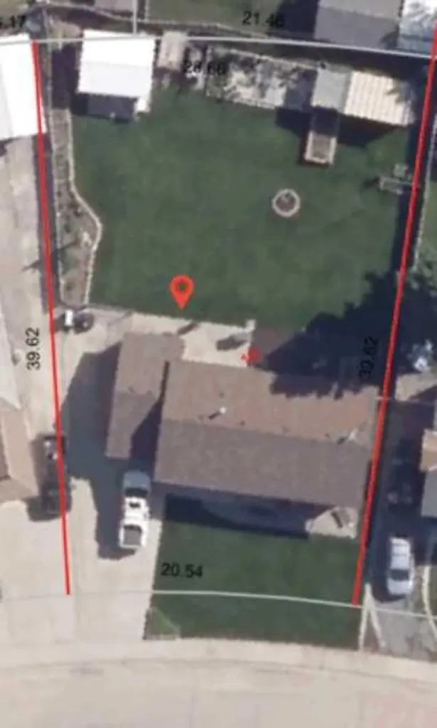 716 6 Avenue Fox Creek AB T0H 1P0