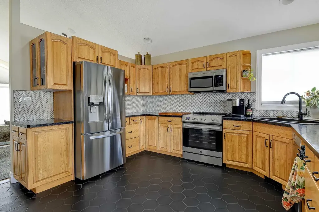 10628 119a Avenue Grande Prairie AB T8V 7N5