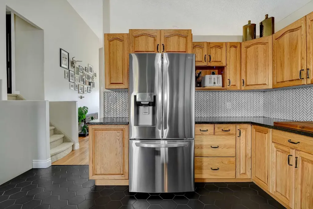 10628 119a Avenue Grande Prairie AB T8V 7N5