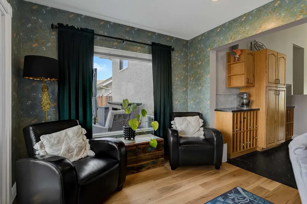 10628 119a Avenue Grande Prairie AB T8V 7N5