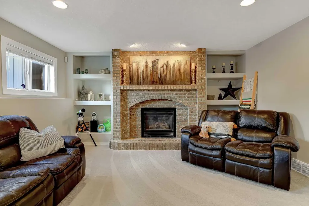 10628 119a Avenue Grande Prairie AB T8V 7N5