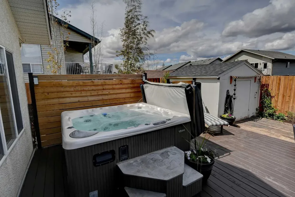 10628 119a Avenue Grande Prairie AB T8V 7N5