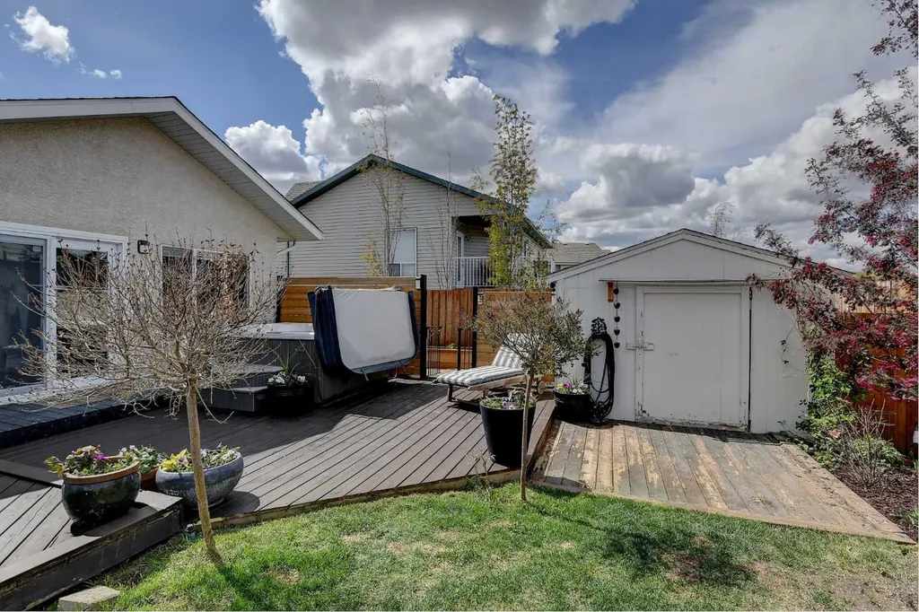 10628 119a Avenue Grande Prairie AB T8V 7N5