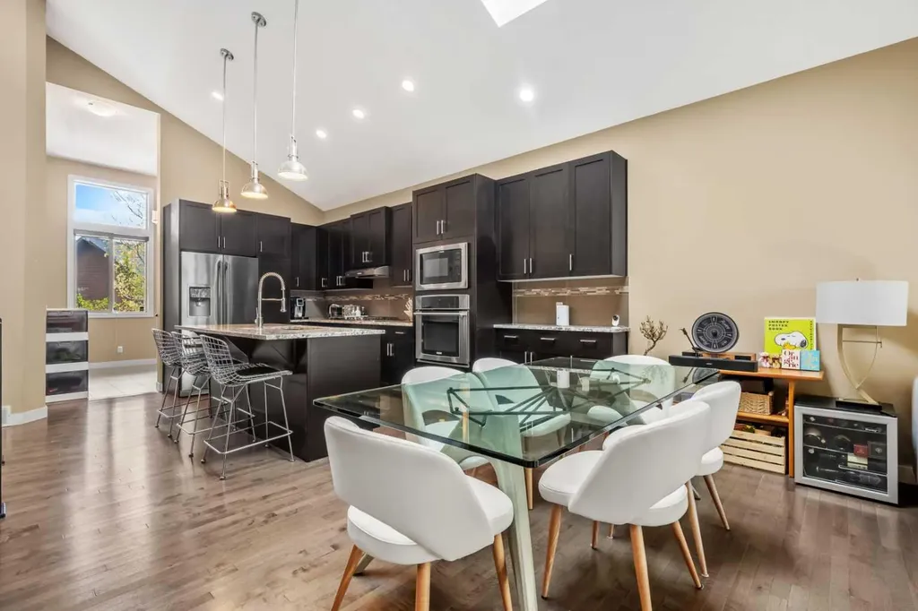 63 Cortina Villas SW Calgary AB T3H 0W8