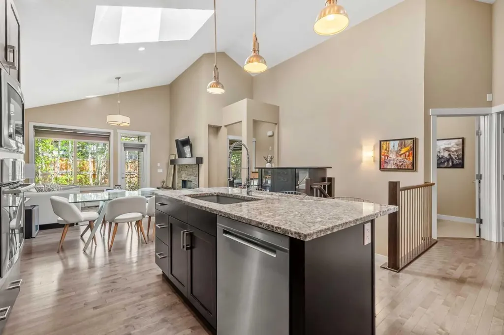 63 Cortina Villas SW Calgary AB T3H 0W8