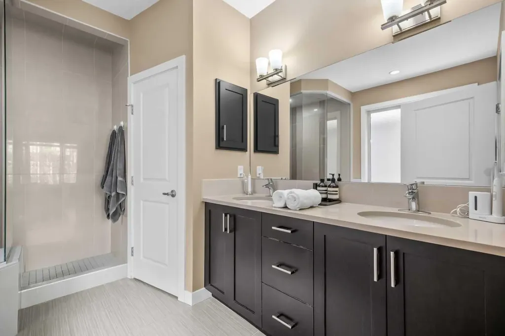 63 Cortina Villas SW Calgary AB T3H 0W8