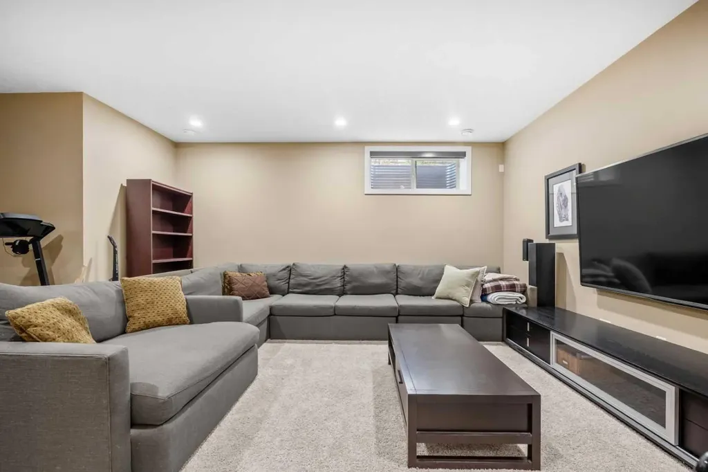 63 Cortina Villas SW Calgary AB T3H 0W8