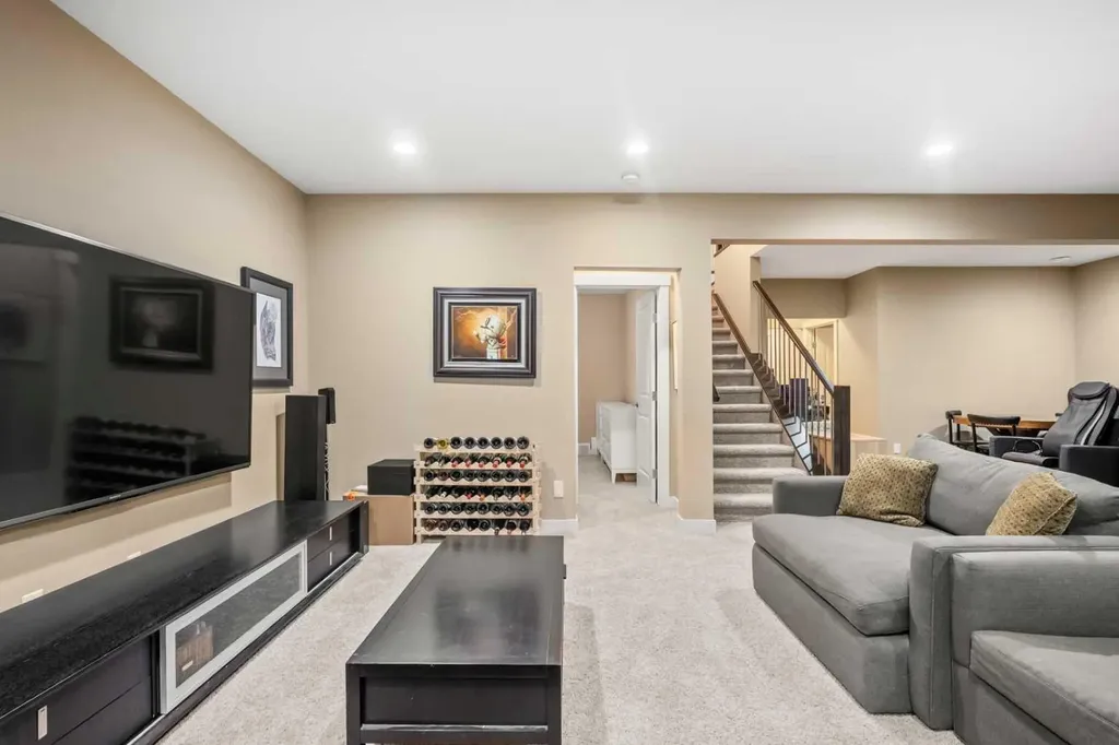 63 Cortina Villas SW Calgary AB T3H 0W8