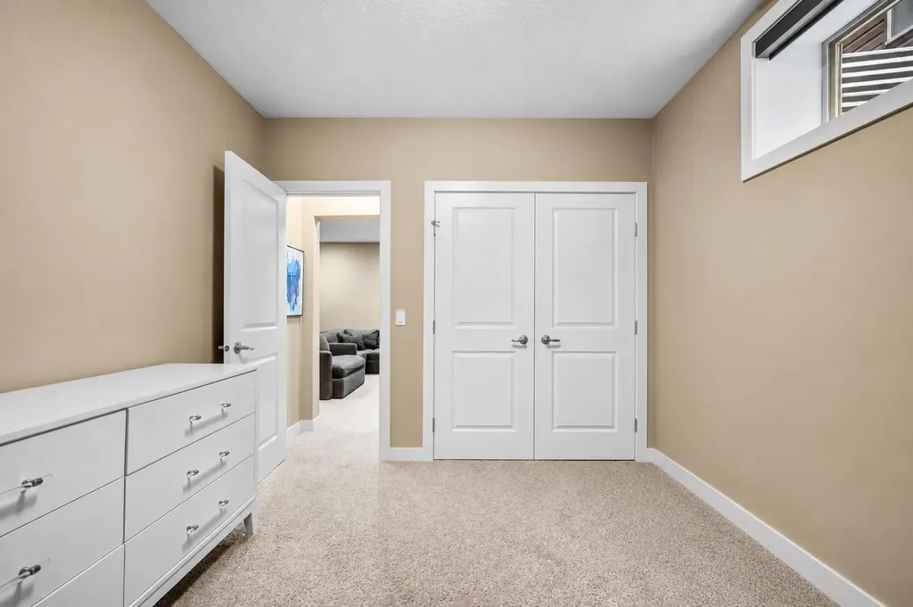 63 Cortina Villas SW Calgary AB T3H 0W8