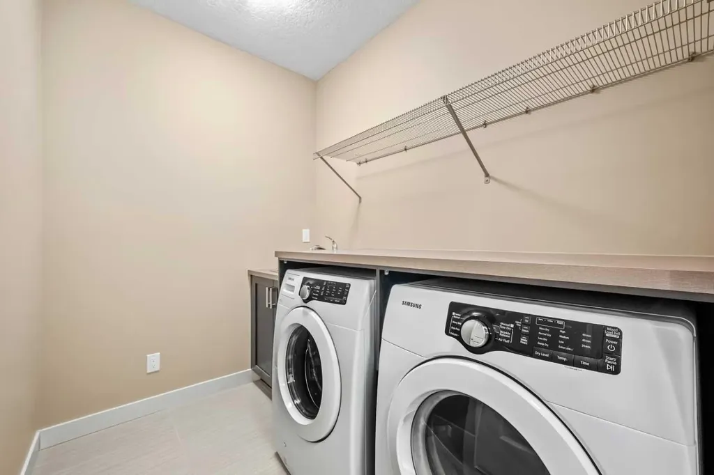 63 Cortina Villas SW Calgary AB T3H 0W8