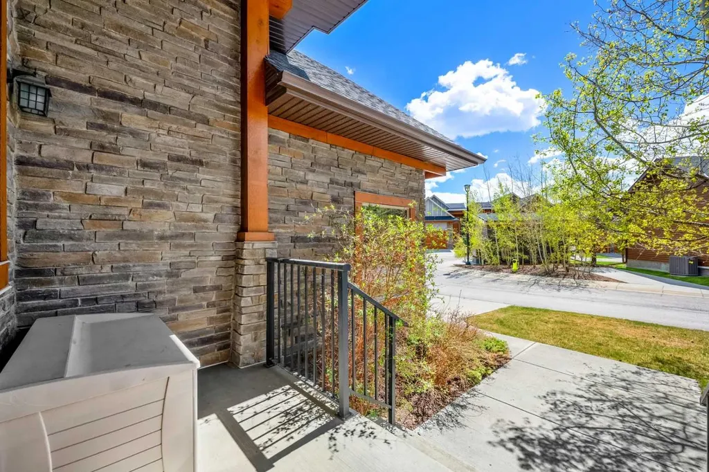 63 Cortina Villas SW Calgary AB T3H 0W8