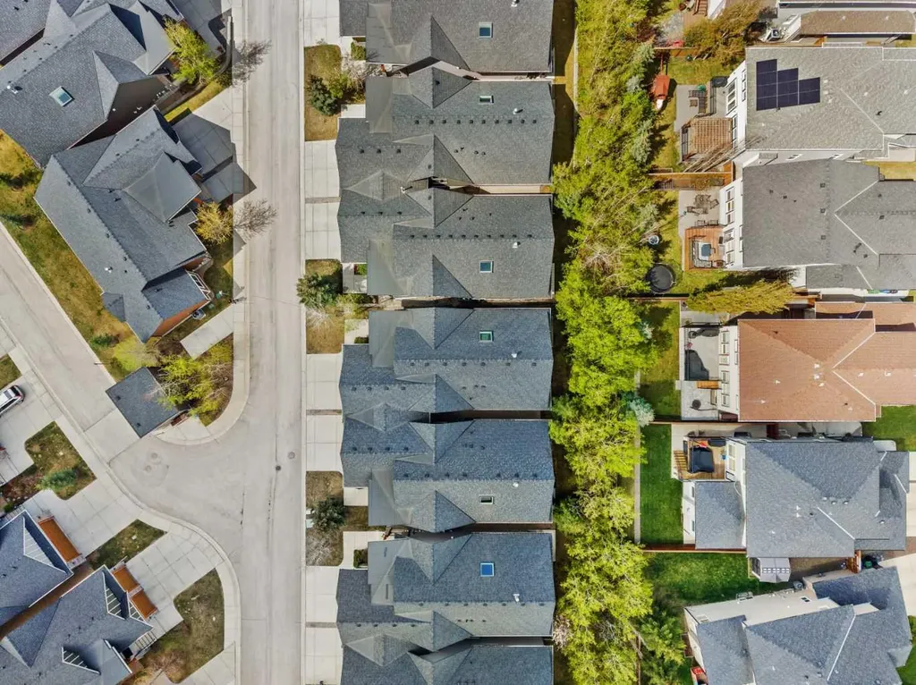 63 Cortina Villas SW Calgary AB T3H 0W8