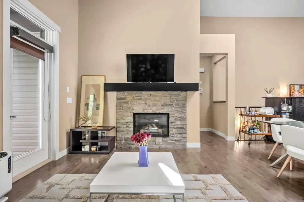 63 Cortina Villas SW Calgary AB T3H 0W8