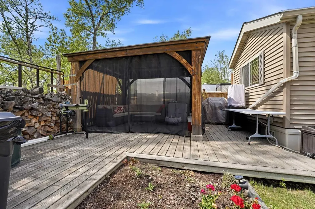 41310 Range Road 282 Rural Lacombe County AB T4L 2N3
