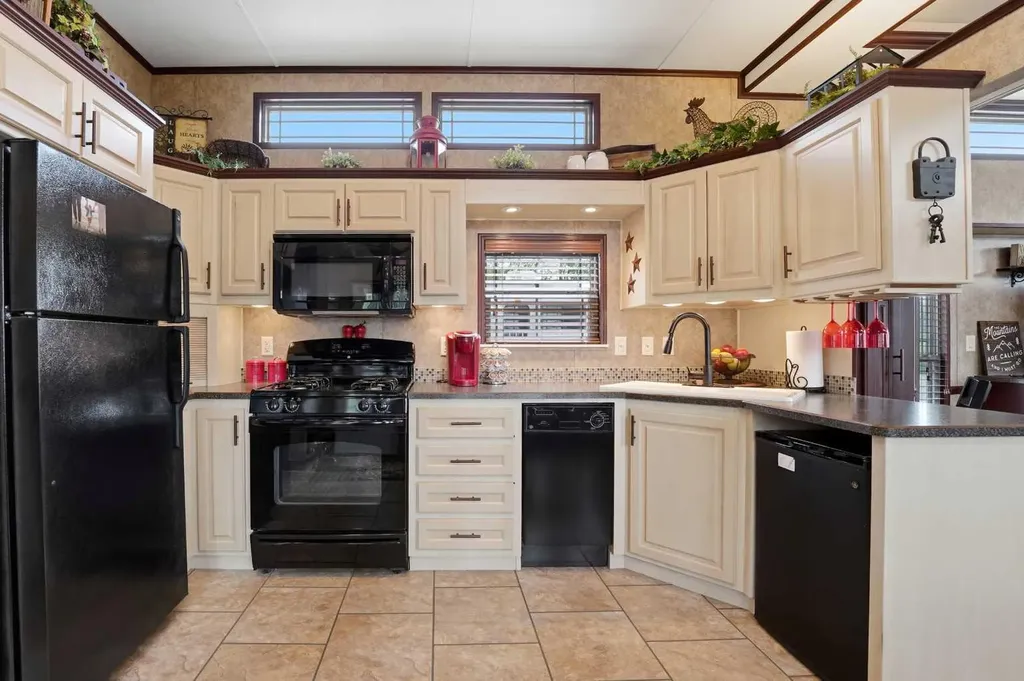 41310 Range Road 282 Rural Lacombe County AB T4L 2N3