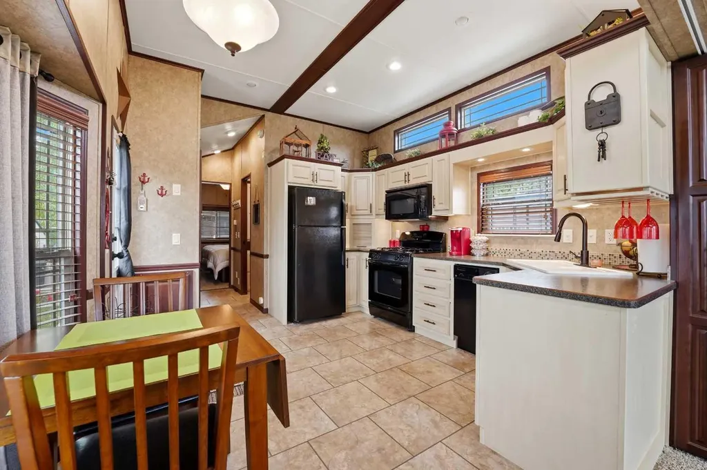 41310 Range Road 282 Rural Lacombe County AB T4L 2N3