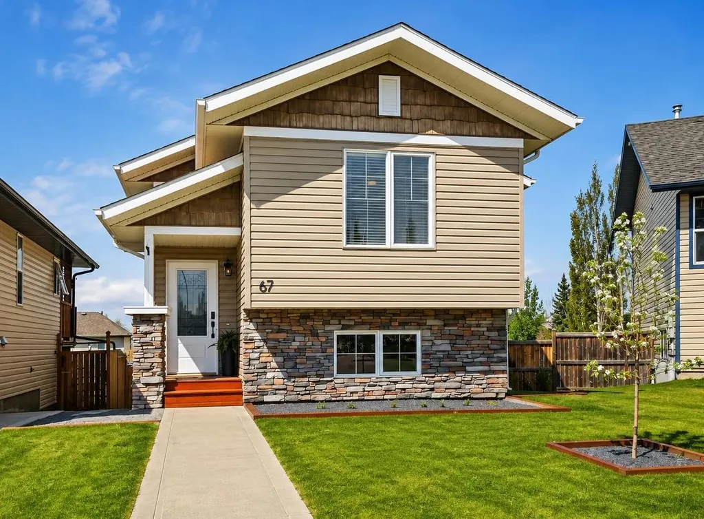 67 Lodge Place Sylvan Lake AB T4S 2N2