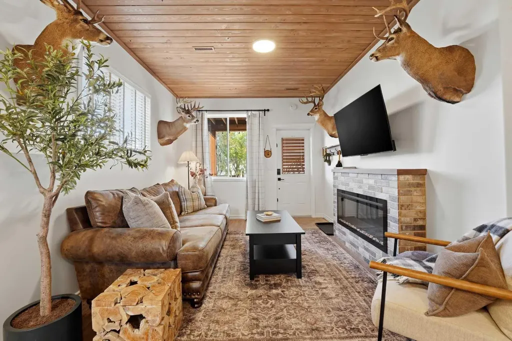 67 Lodge Place Sylvan Lake AB T4S 2N2