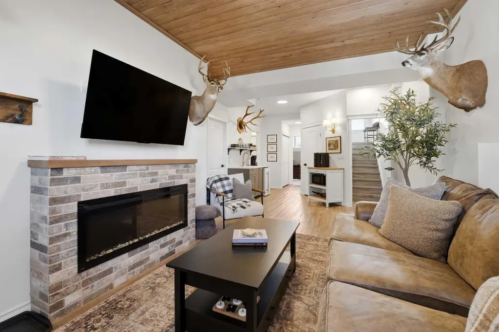 67 Lodge Place Sylvan Lake AB T4S 2N2