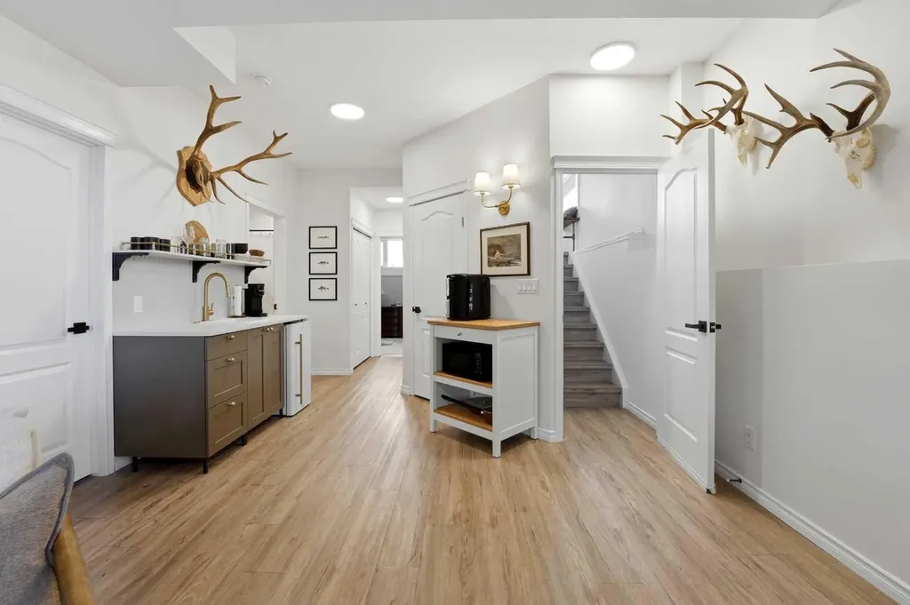 67 Lodge Place Sylvan Lake AB T4S 2N2