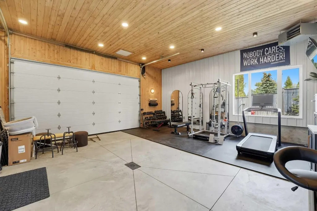 67 Lodge Place Sylvan Lake AB T4S 2N2