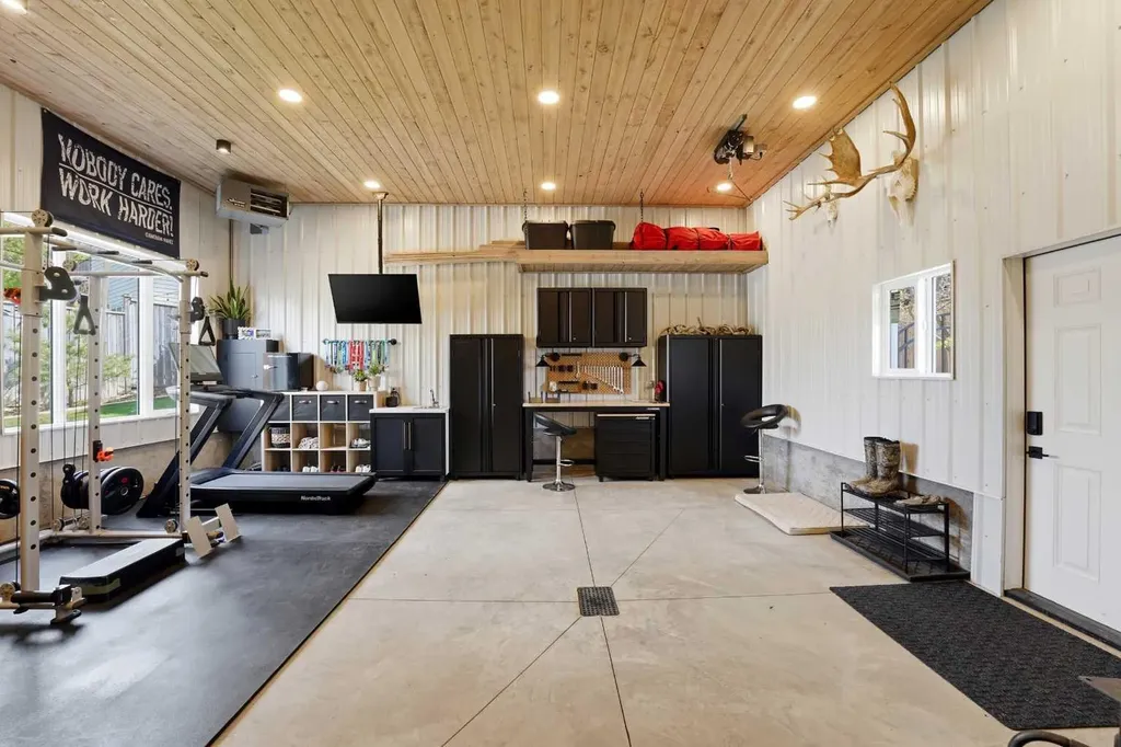 67 Lodge Place Sylvan Lake AB T4S 2N2