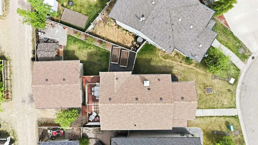 67 Lodge Place Sylvan Lake AB T4S 2N2