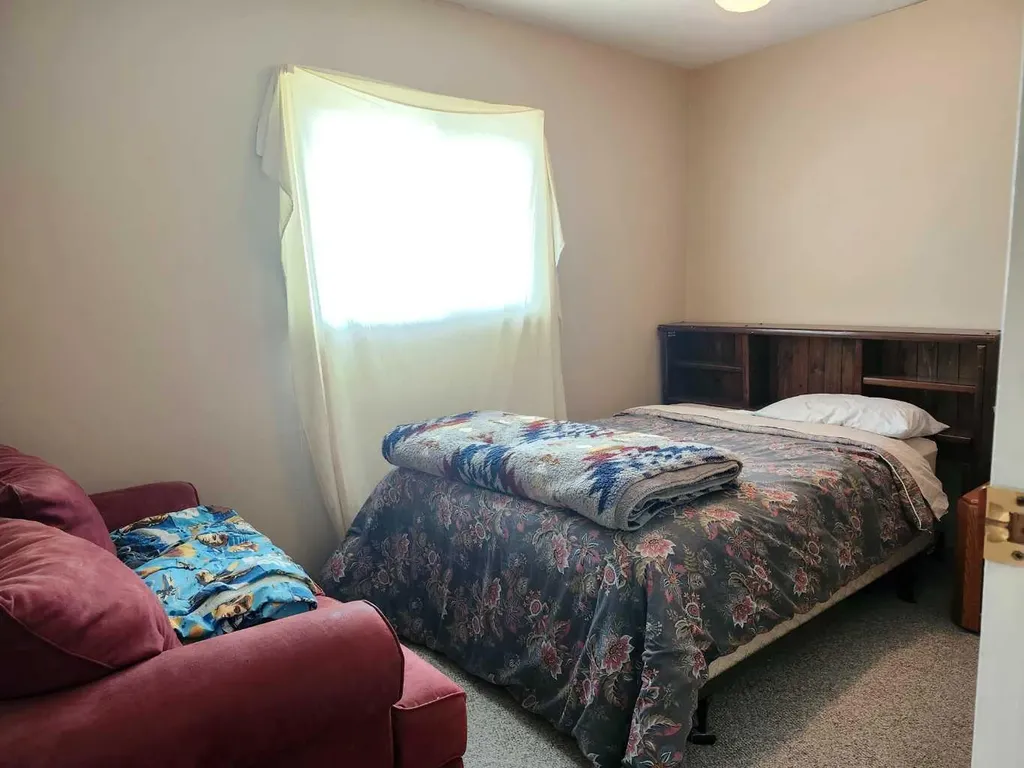 660 6 Avenue E Drumheller AB T0J0Y5
