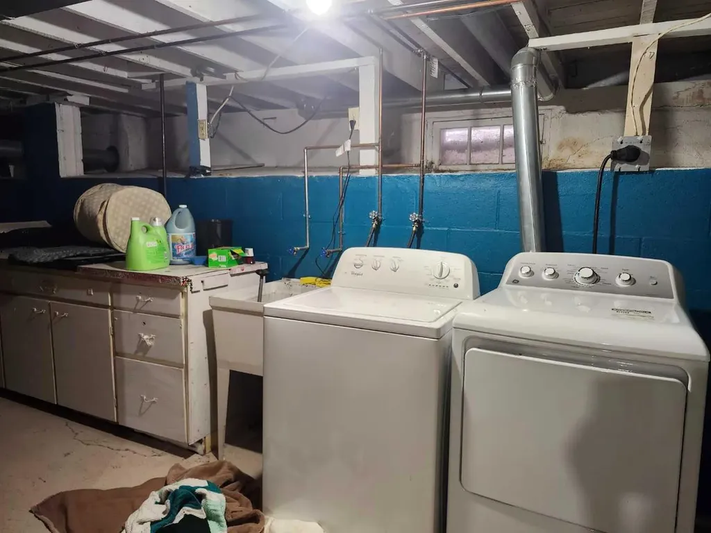 660 6 Avenue E Drumheller AB T0J0Y5