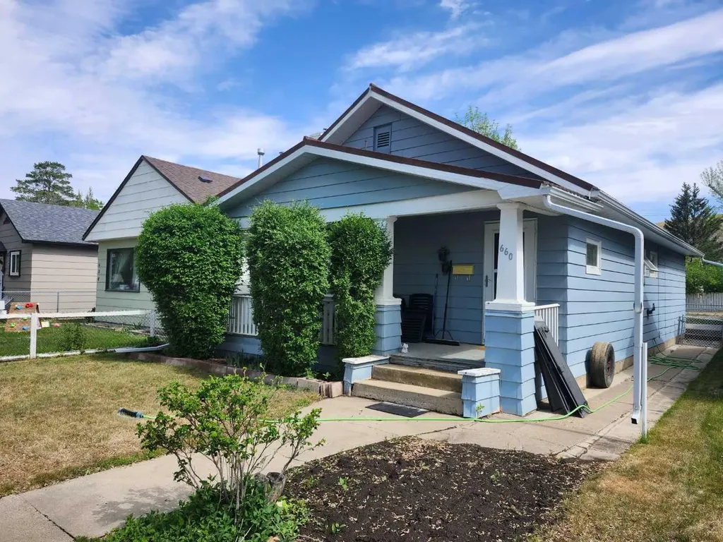 660 6 Avenue E Drumheller AB T0J0Y5