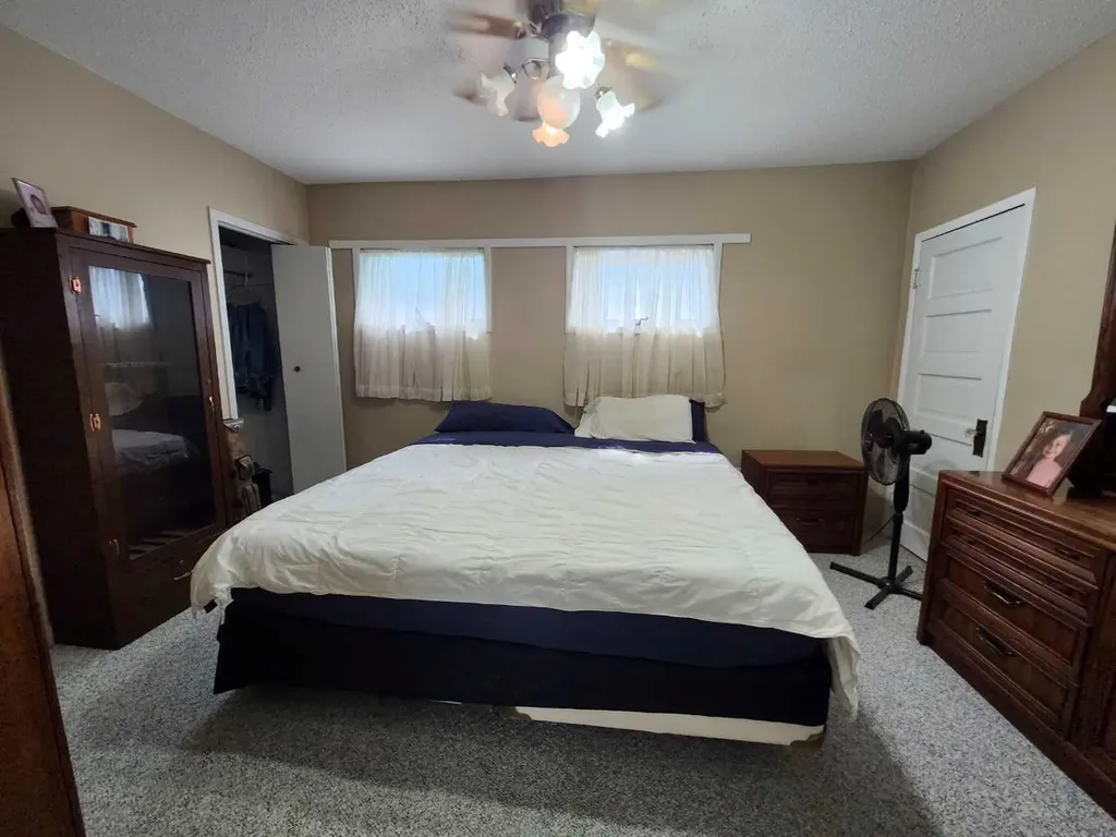 660 6 Avenue E Drumheller AB T0J0Y5