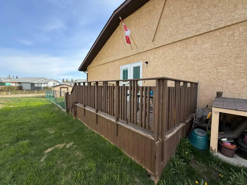 4606B 48 Avenue Sylvan Lake AB T4S 1M8