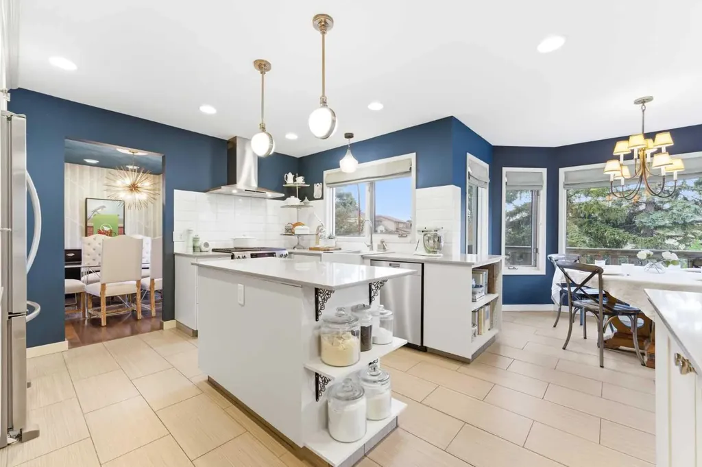 6011 Signal Ridge Heights SW Calgary AB T3H 2N8