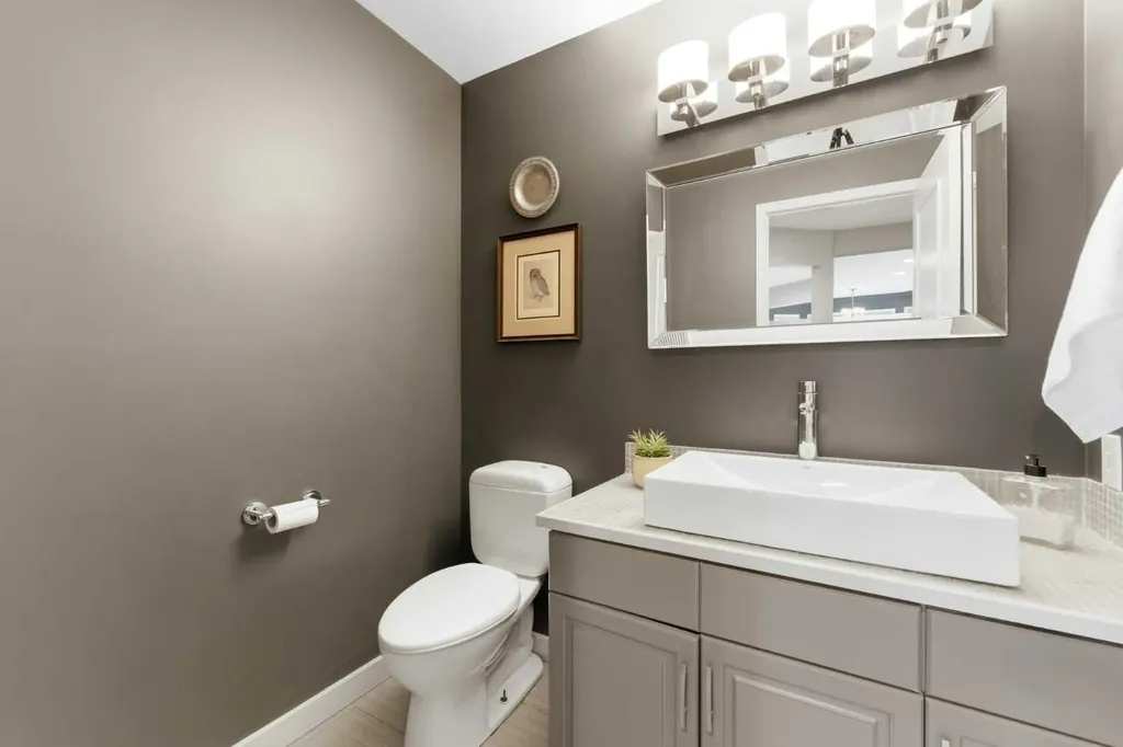6011 Signal Ridge Heights SW Calgary AB T3H 2N8