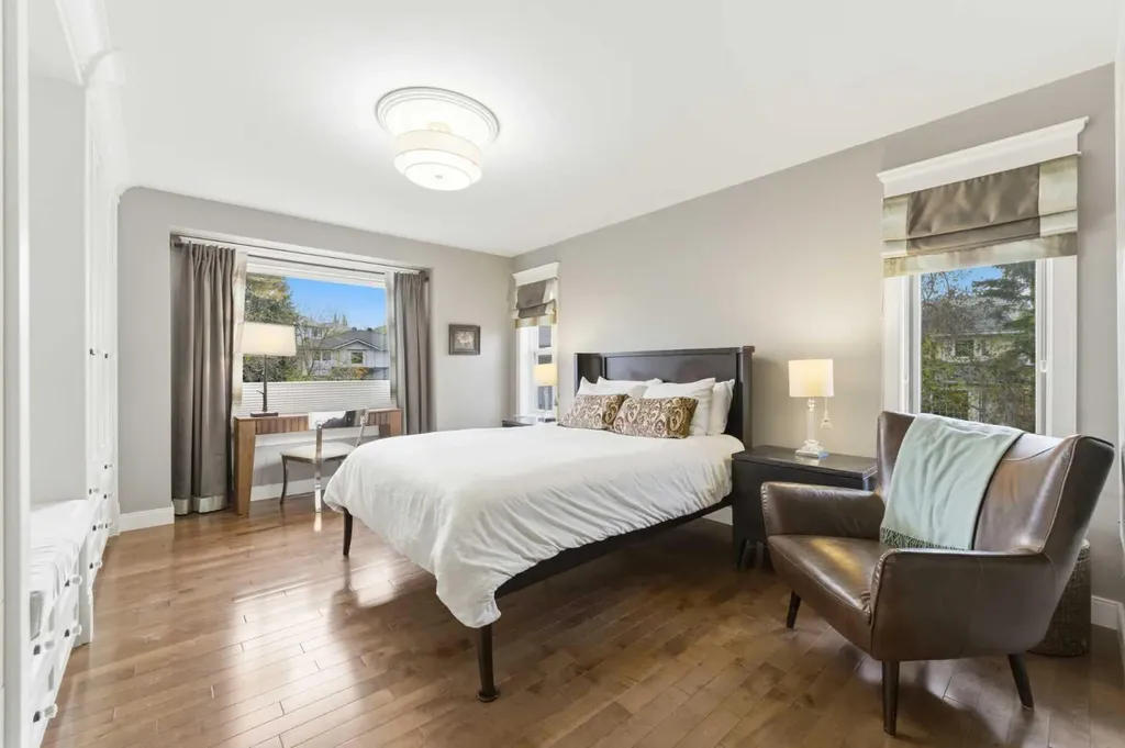 6011 Signal Ridge Heights SW Calgary AB T3H 2N8