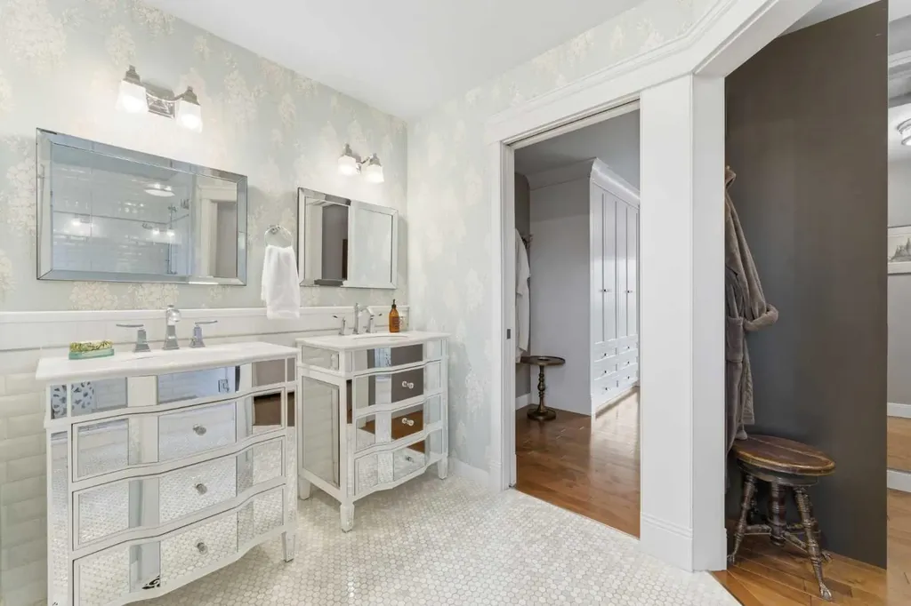 6011 Signal Ridge Heights SW Calgary AB T3H 2N8