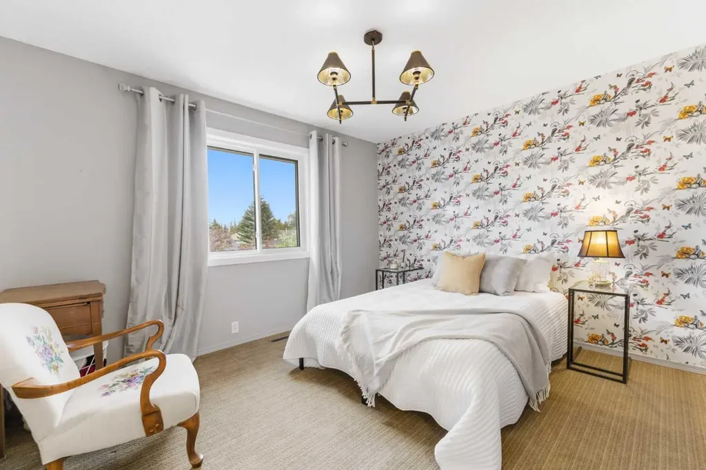 6011 Signal Ridge Heights SW Calgary AB T3H 2N8