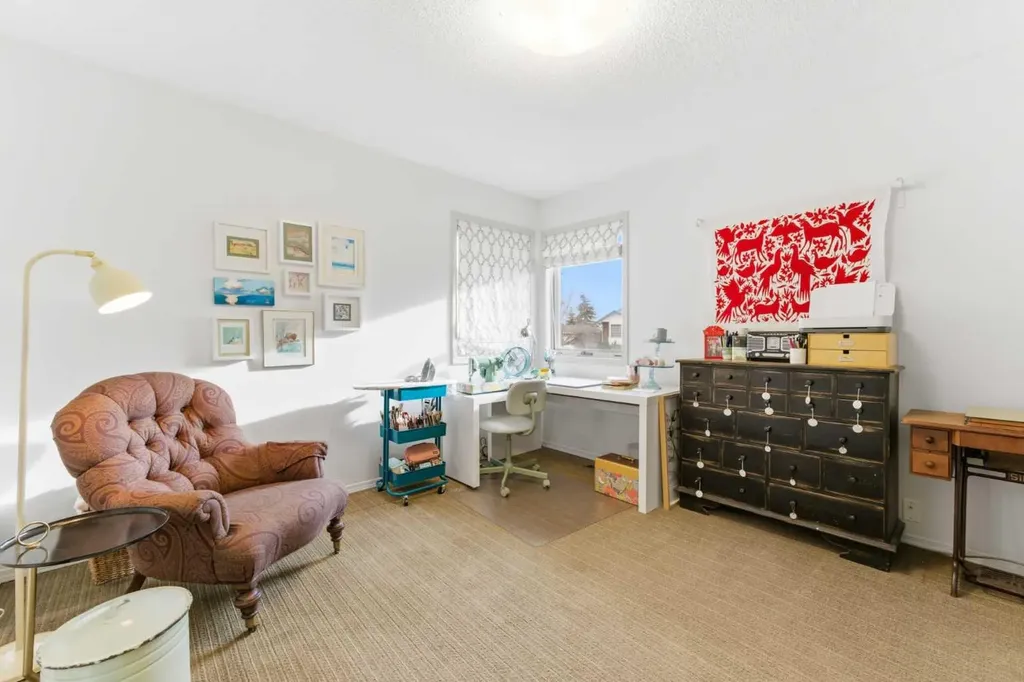 6011 Signal Ridge Heights SW Calgary AB T3H 2N8