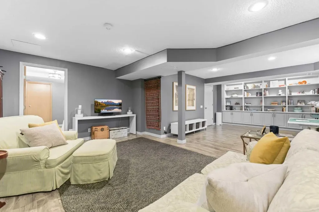 6011 Signal Ridge Heights SW Calgary AB T3H 2N8