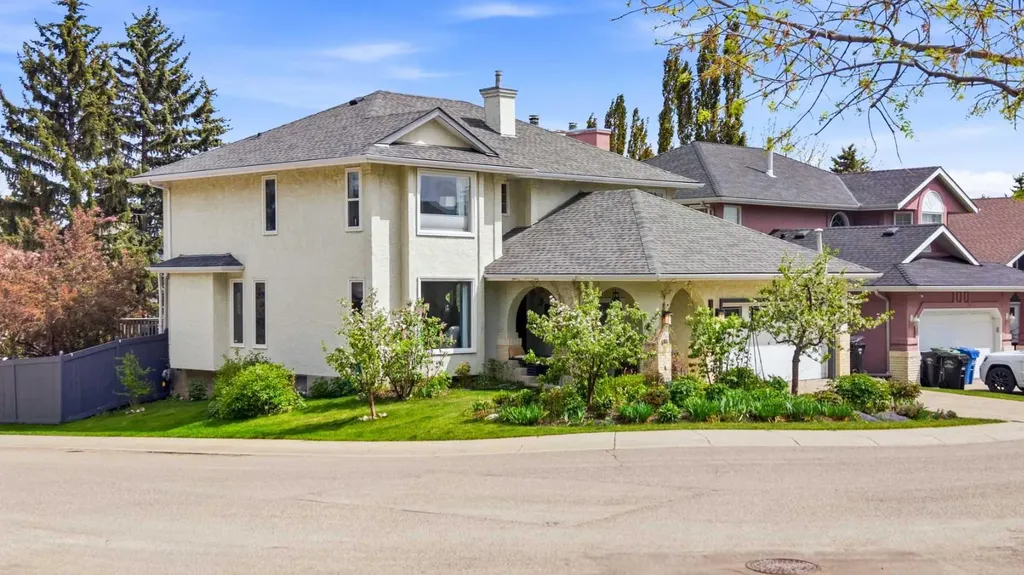 6011 Signal Ridge Heights SW Calgary AB T3H 2N8