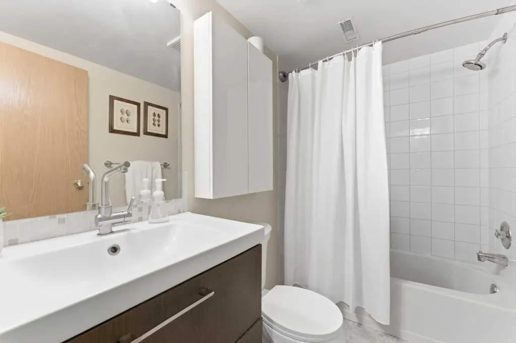 6011 Signal Ridge Heights SW Calgary AB T3H 2N8
