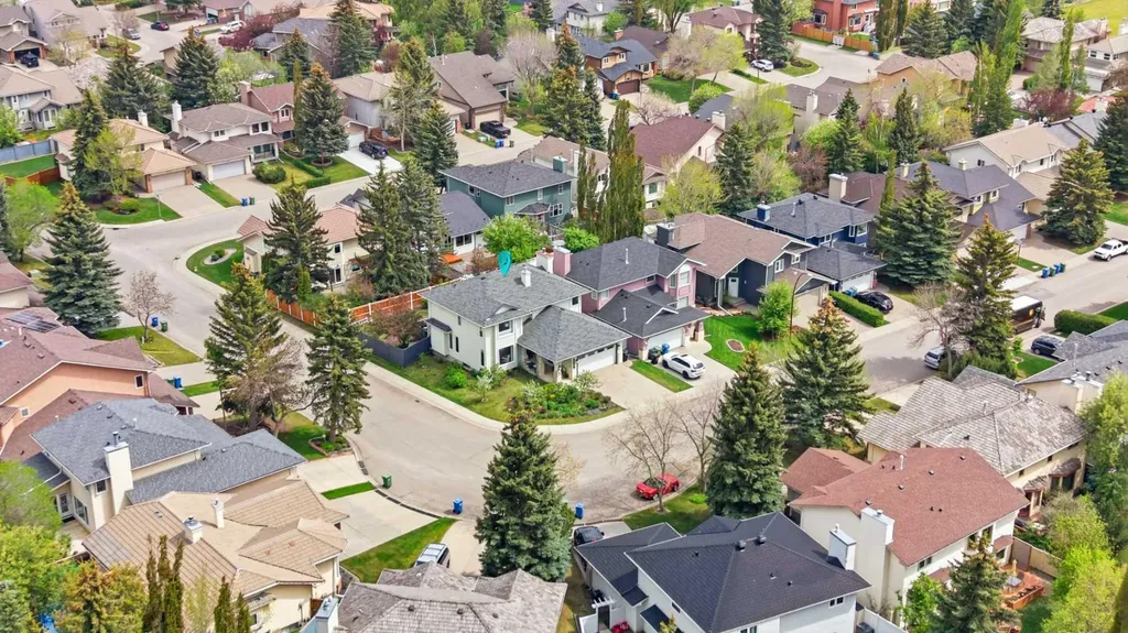 6011 Signal Ridge Heights SW Calgary AB T3H 2N8