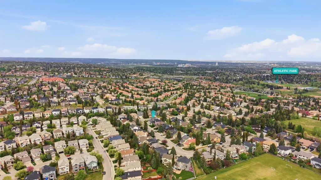 6011 Signal Ridge Heights SW Calgary AB T3H 2N8