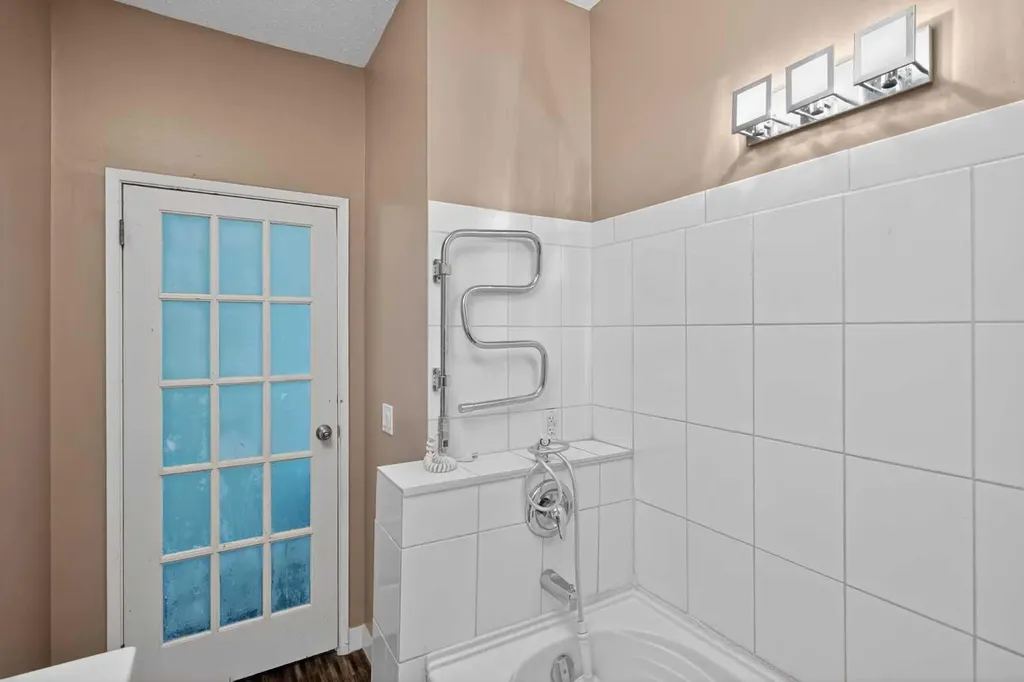 2240A 43 Street SE Calgary AB T2B 1H5